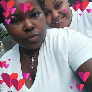 Meet your Posher, Lizzette